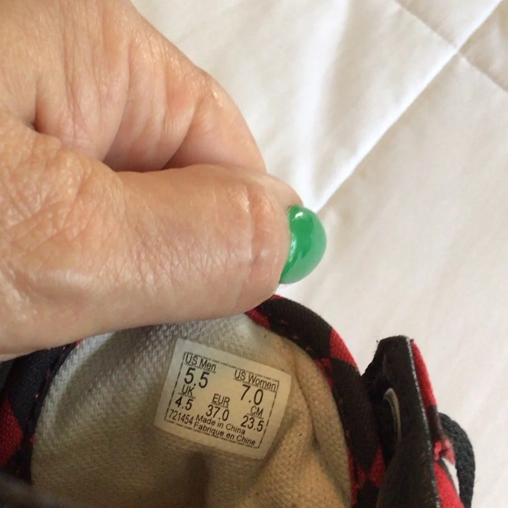 Vans - Red and Black Unisex checkerboard Sneakers - Picture 9 of 9